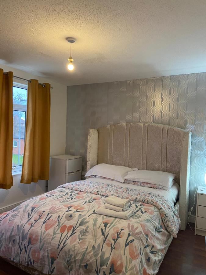 King Room In Warrington Exteriör bild
