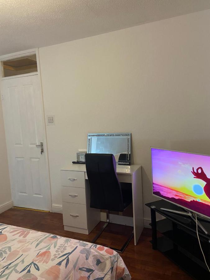 King Room In Warrington Exteriör bild